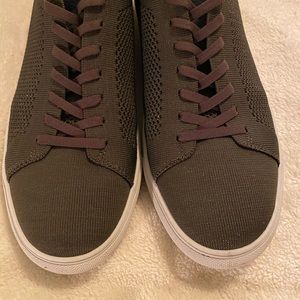 Men’s canvas slip on casual sneakers